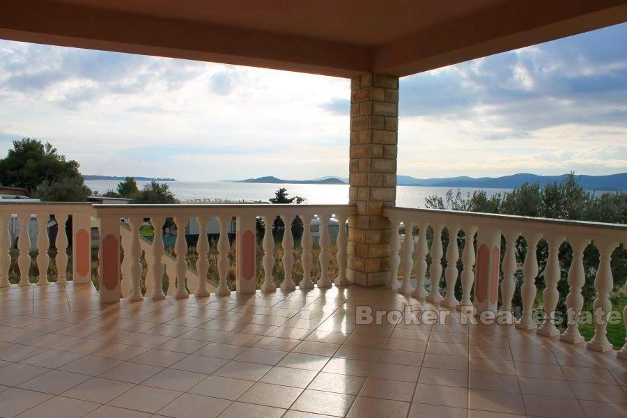 vicino a Zara, casa al mare