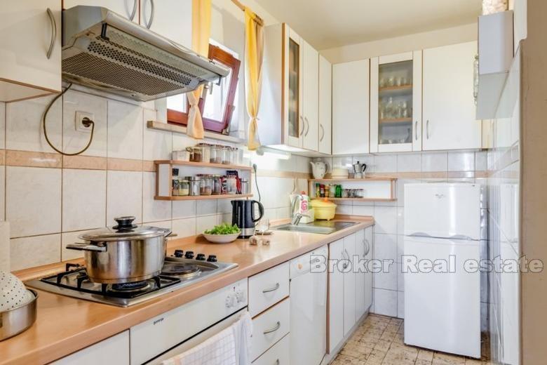 Omis Riviera, Haus mit Meerblick