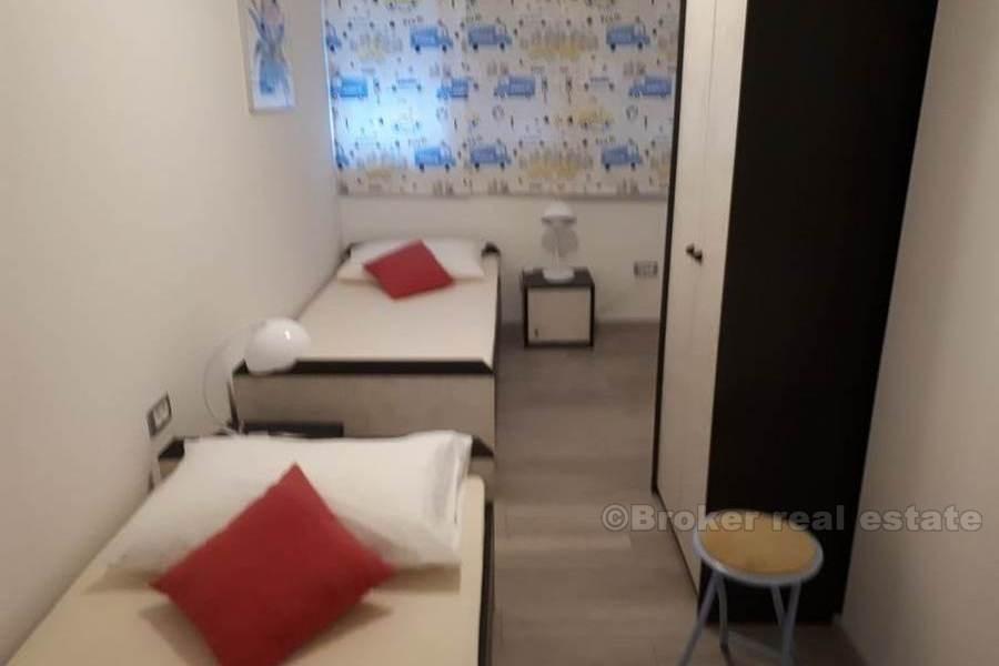 Split, Skalice, bel appartement de deux chambres