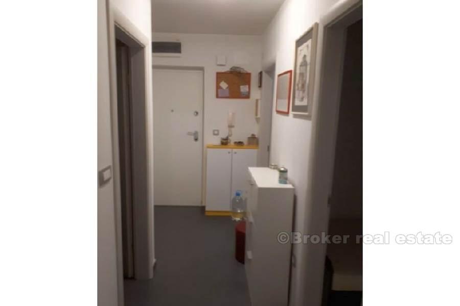 Split, Skalice, bel appartement de deux chambres