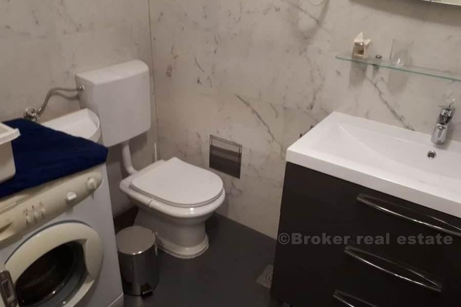 Split, Skalice, bel appartement de deux chambres