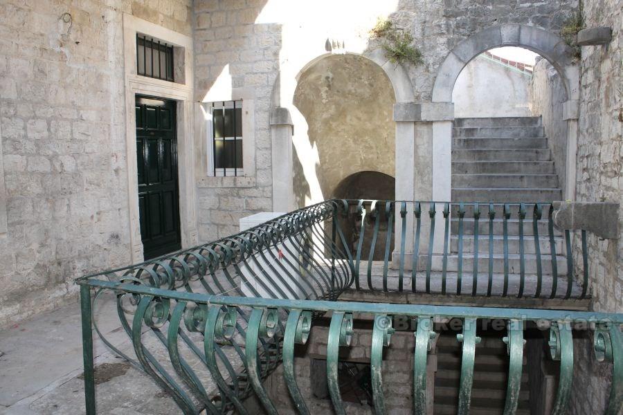 Trogir - Two apartments