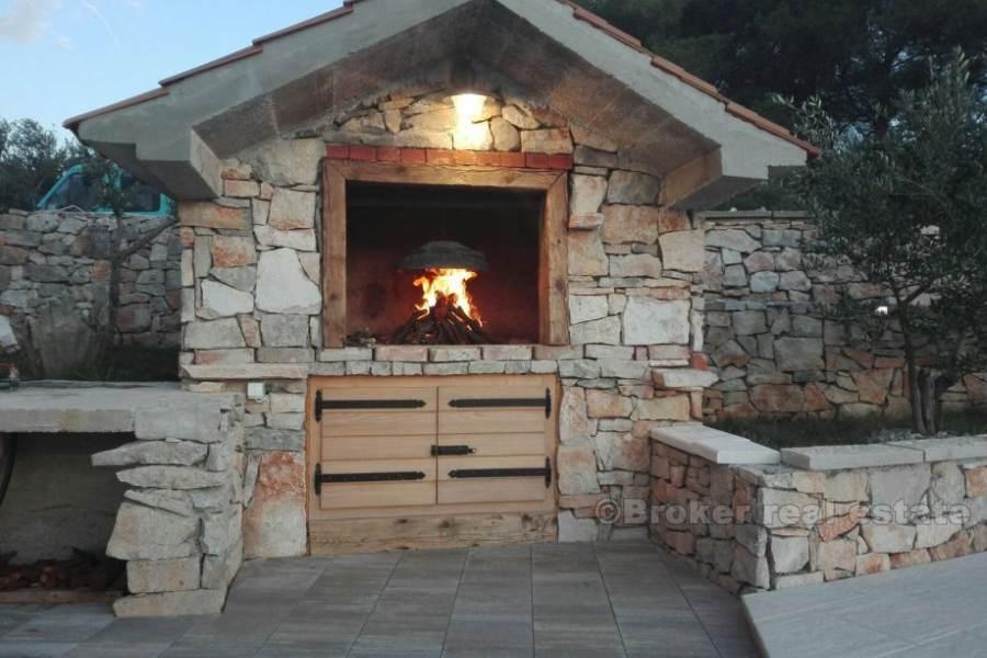 Solta - vila s výhledem na moře a bazén