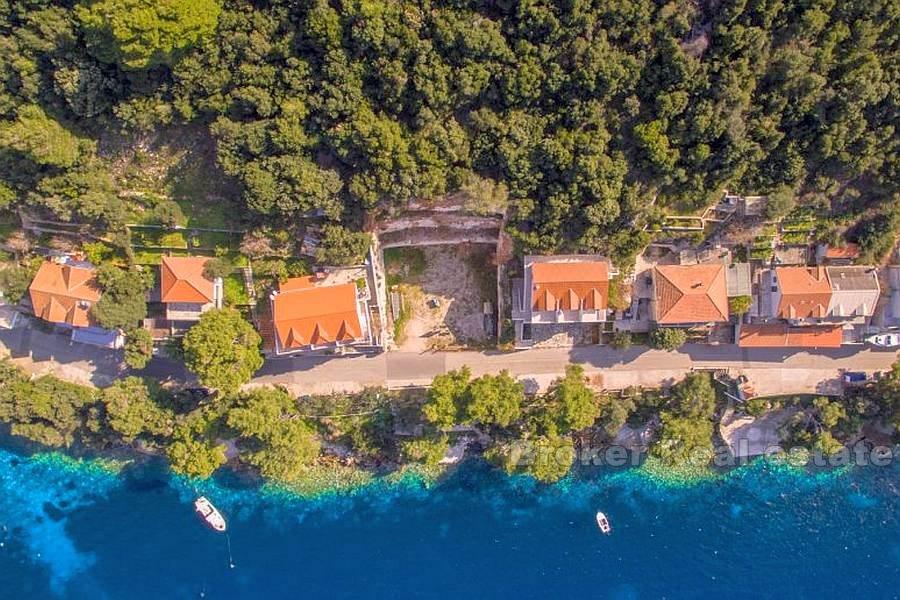 Остров Ластово, земля под застройку, первый ряд от моря
