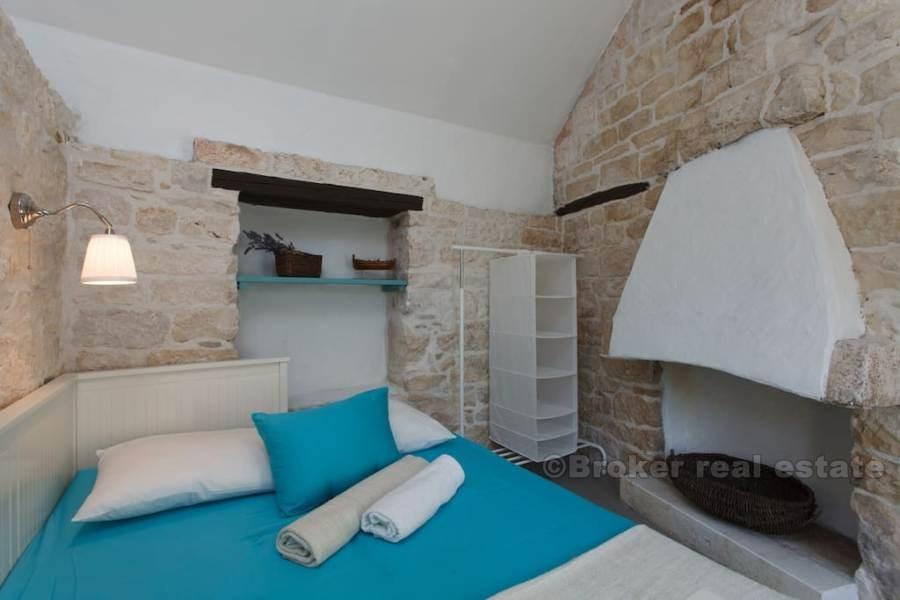 Isola di Brac, casa in pietra dalmata