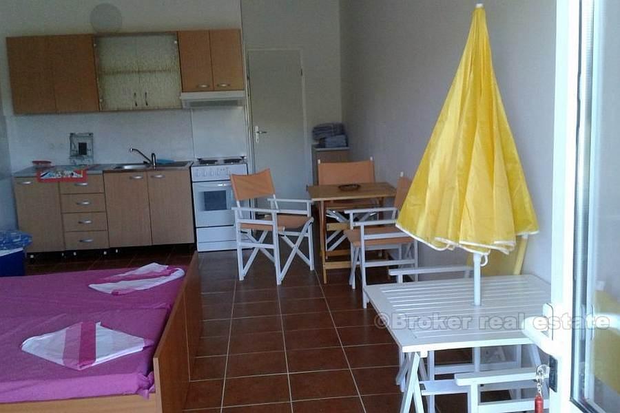 Wyspa Brac, przytulny apartament z jedną sypialnią
