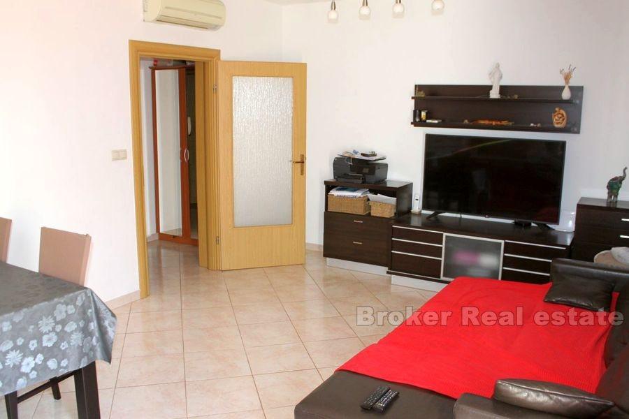 wyspa Hvar, trzy apartamenty z dwiema sypialniami