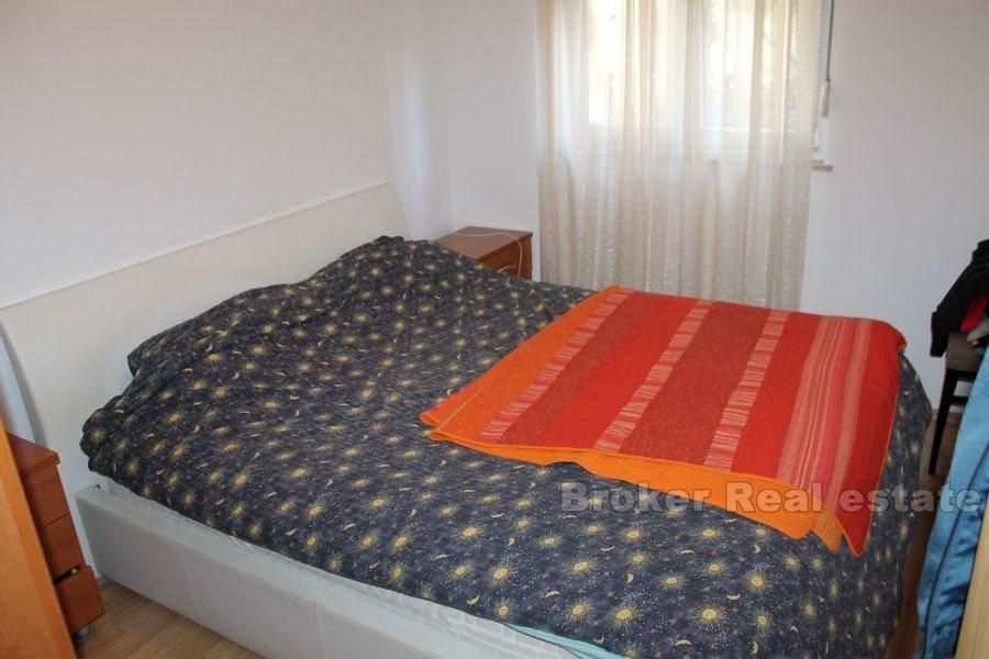 wyspa Hvar, trzy apartamenty z dwiema sypialniami