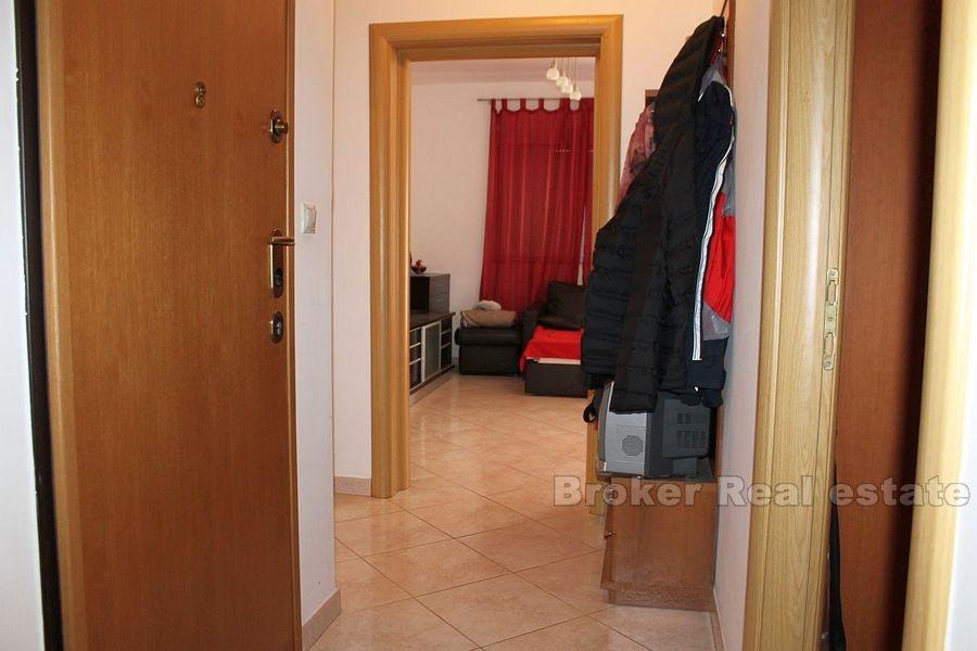 wyspa Hvar, trzy apartamenty z dwiema sypialniami