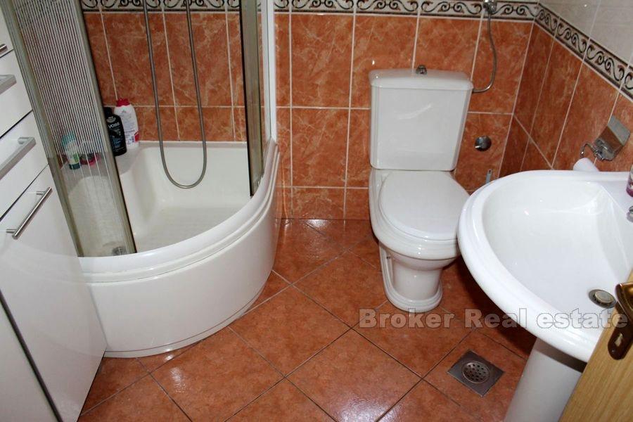 wyspa Hvar, trzy apartamenty z dwiema sypialniami