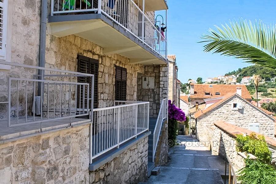 Hvar - Stenhus i sentrum