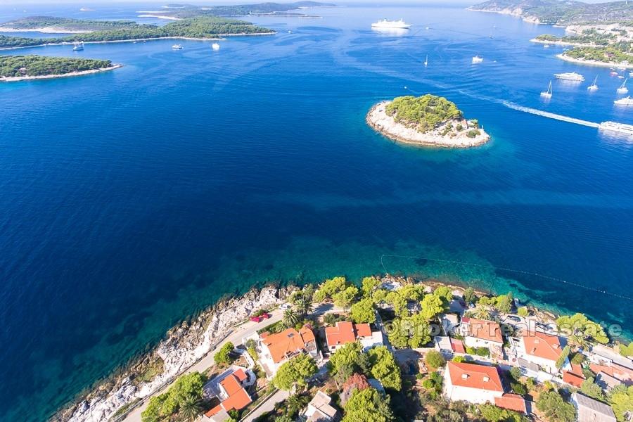 ostrov Hvar - Kamenný dom pri mori