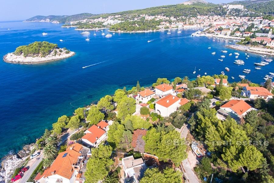 ostrov Hvar - Kamenný dům u moře