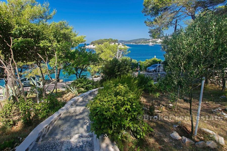 ostrov Hvar - Kamenný dům u moře