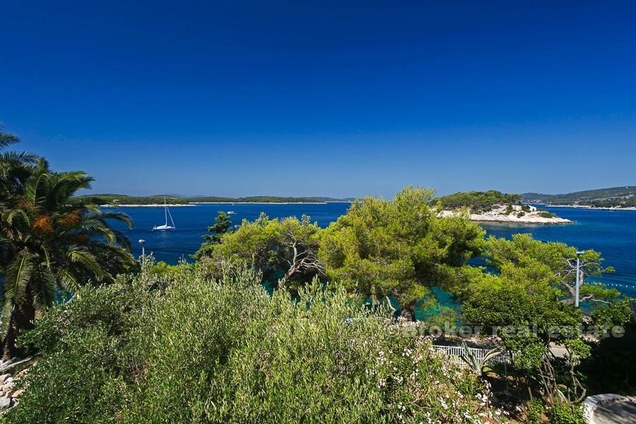 ostrov Hvar - Kamenný dom pri mori