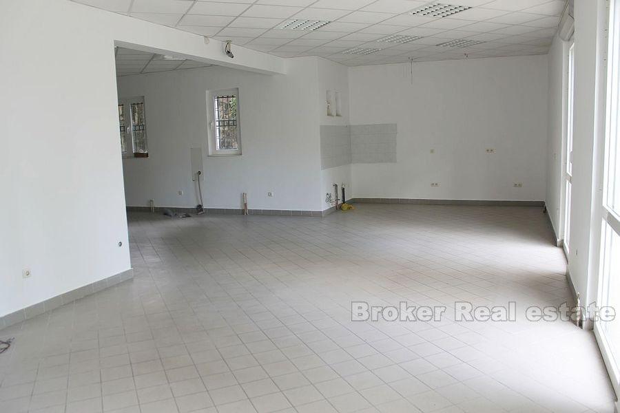 Solin, romslig forretningsområde