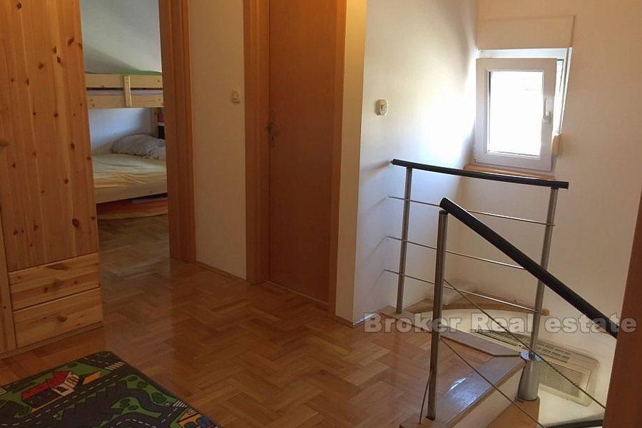 Nær Zadar - duplex leilighet i området Petrcane