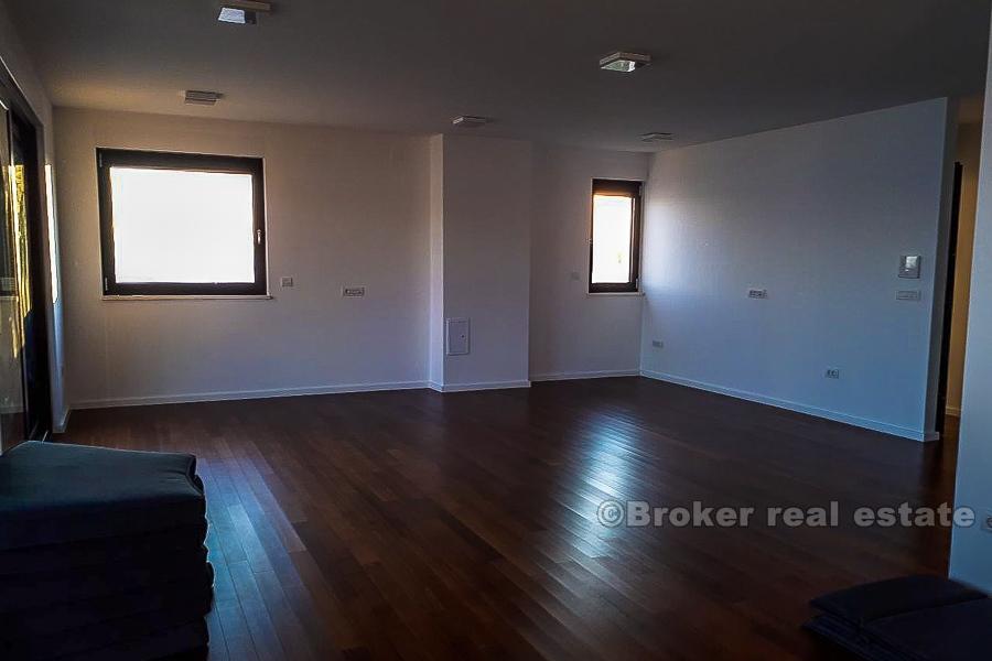 Zadar, novopostavený byt, prvý rade k moru