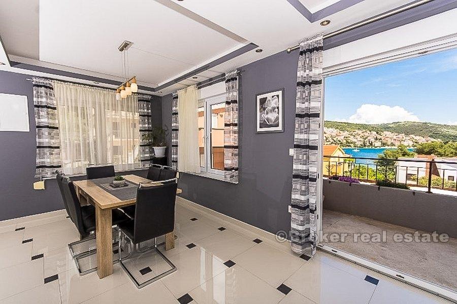 Île de Ciovo, appartement de trois chambres avec vue sur la mer