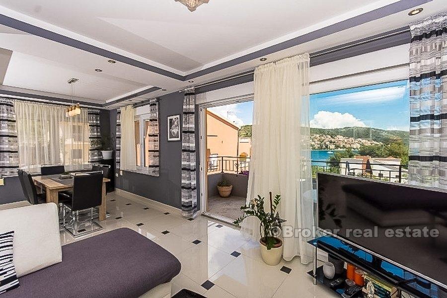 Île de Ciovo, appartement de trois chambres avec vue sur la mer