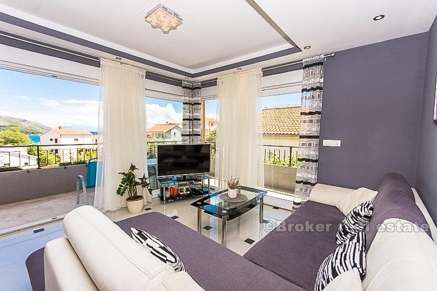 Île de Ciovo, appartement de trois chambres avec vue sur la mer