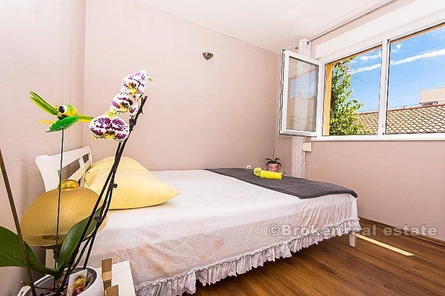 Île de Ciovo, appartement de trois chambres avec vue sur la mer