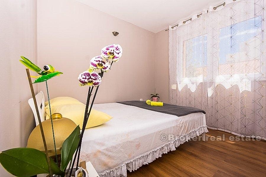 Île de Ciovo, appartement de trois chambres avec vue sur la mer