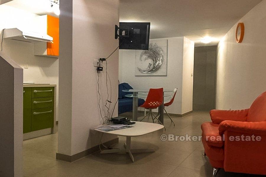 Split - Spazio commerciale / appartamento