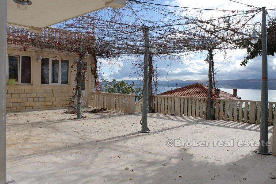 Omiš, hotel s výhľadom na more