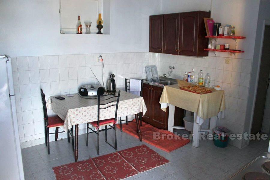 W pobliżu Splitu, bliźniak biznesowo-mieszkalny