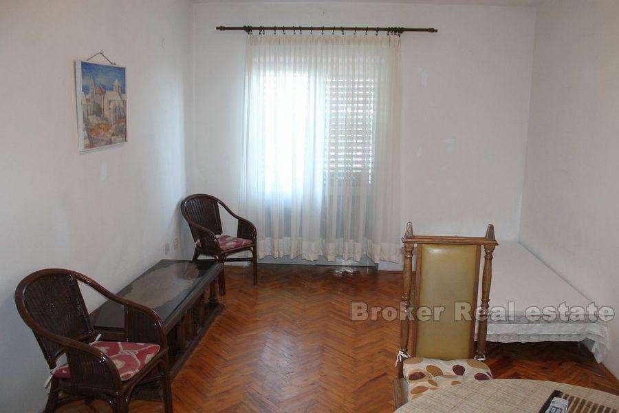 W pobliżu Splitu, bliźniak biznesowo-mieszkalny