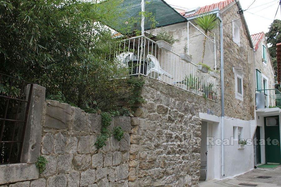 Kastela, tradičný dalmatínsky kamenný dom