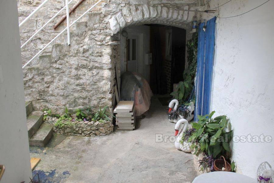 Kastela, tradičný dalmatínsky kamenný dom