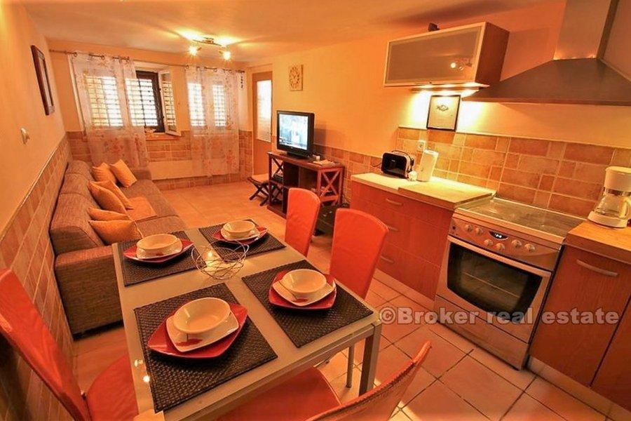 Trogir, tradiční kamenný dům