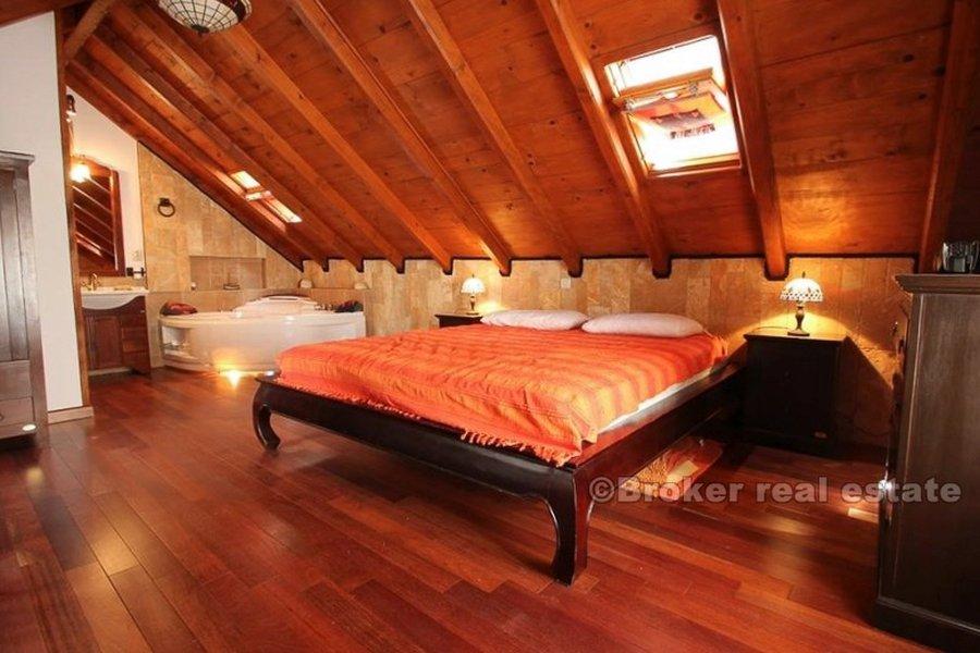 Трогир, традиционный каменный дом