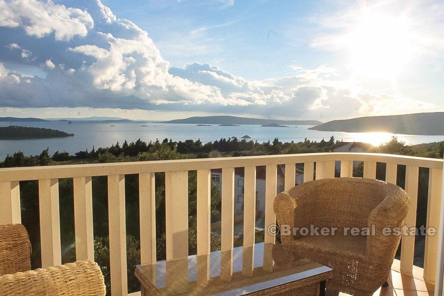 Trogir, romslig tre-roms leilighet