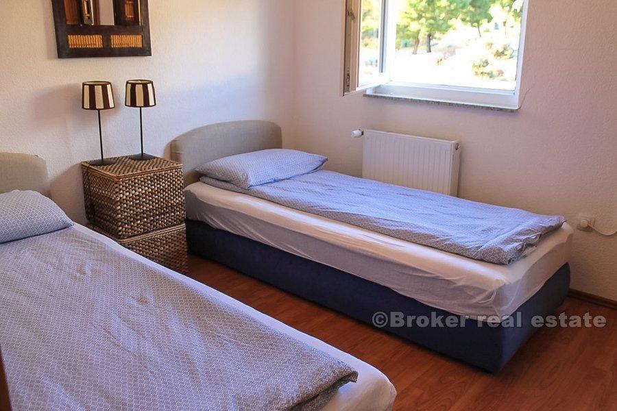 Трогир, просторная трехкомнатная квартира