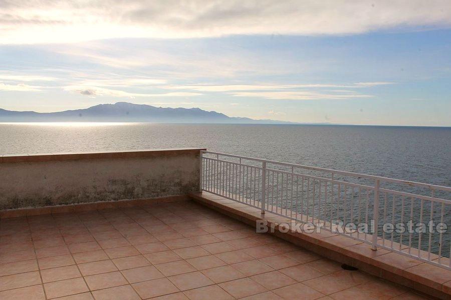 Makarska Riviera, Haus mit offenem Meerblick