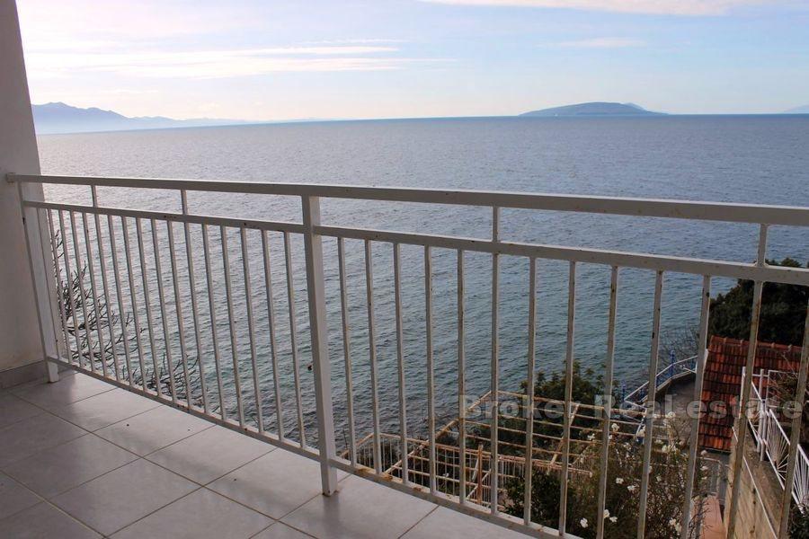 Makarska Riviera, Haus mit offenem Meerblick