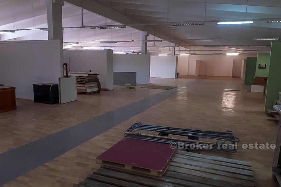 Split oblasti, obchodní prostor v blízkosti Splitu