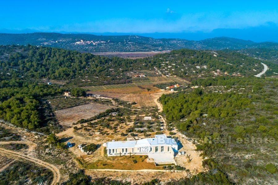 Island of Vis, an idyllic estate