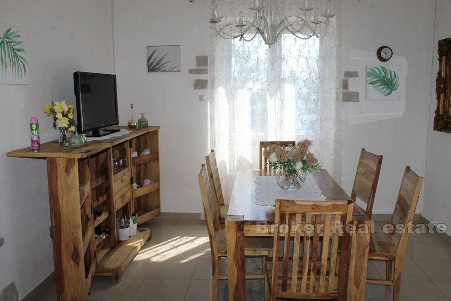 Wyspa Brac, dom z basenem, pierwszy rząd nad morzem