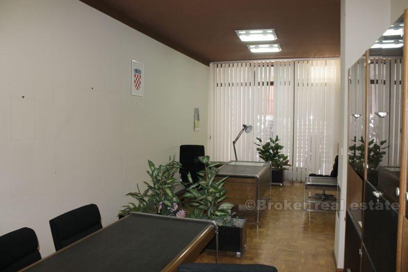 Split, grand espace de bureau