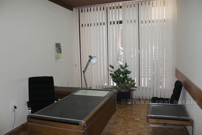 Split, grand espace de bureau