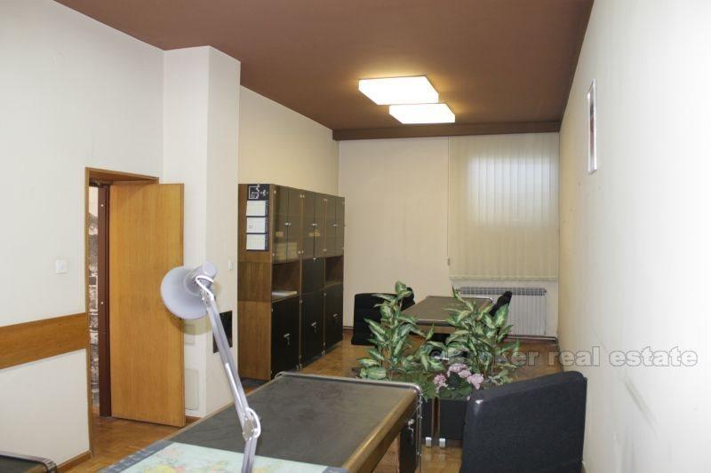 Split, grand espace de bureau