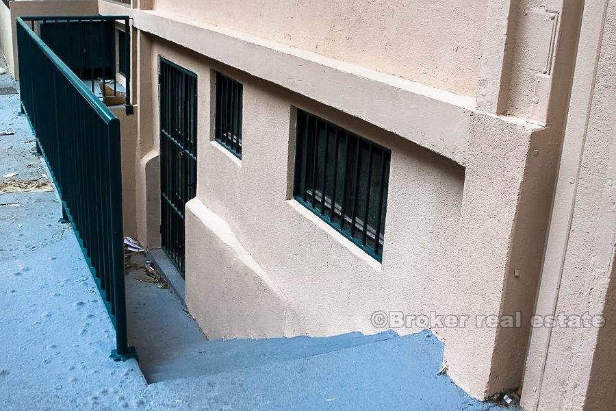 Split, Split 3, forretningslokaler