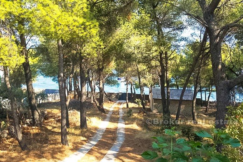 Island of Ciovo, house second row from the sea