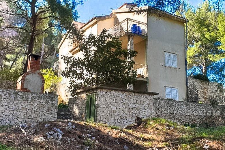 Island of Ciovo, house second row from the sea