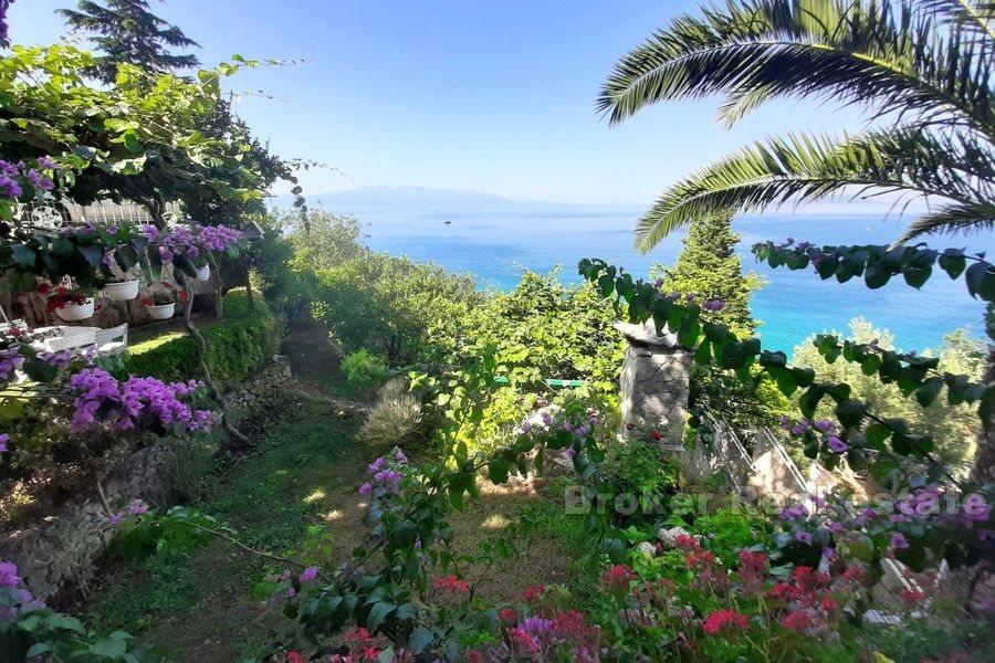 Riviera de Makarska, maison en première rangée de la mer