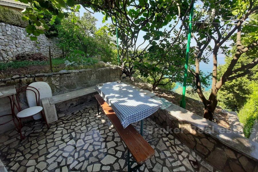 Riviera de Makarska, maison en première rangée de la mer